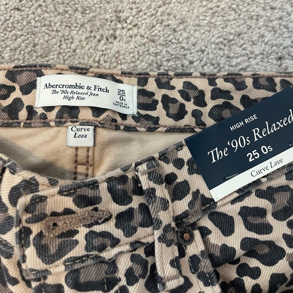 NWT! Abercrombie & Fitch Beige and Black Leopard Print Jeans - Picture 4 of 6